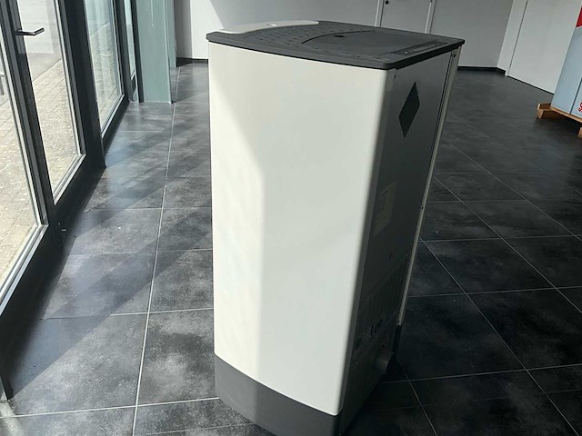 Superior sonia pelletkachel - ongebruikt (toonzaalmodel) - afbeelding 4 van  7