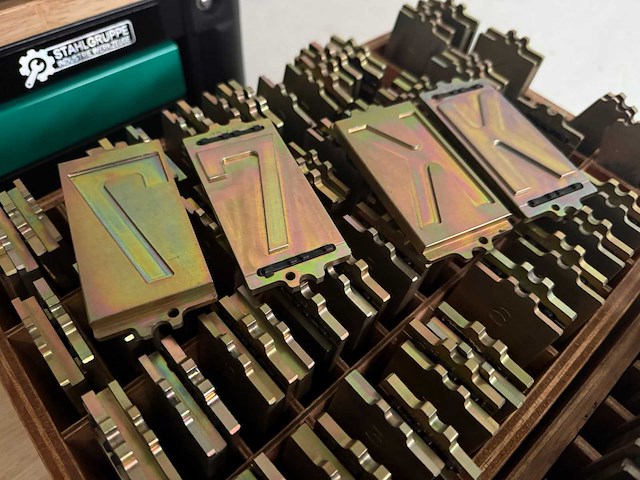 Superplaque nummerplaten ponsmachine - afbeelding 8 van  15