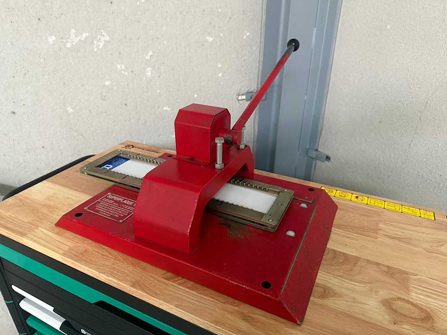 Superplaque nummerplaten ponsmachine - afbeelding 10 van  15