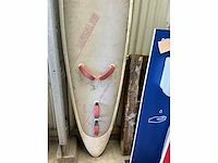 Surfplank en cobra-windsurfplank met zeil - afbeelding 11 van  16