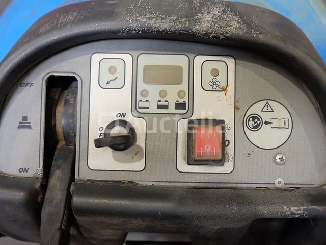 Suroil elektrische vloerborstelmachine - afbeelding 9 van  12