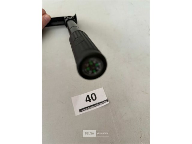 Survival hammer met met kompas in het handvat - afbeelding 3 van  3