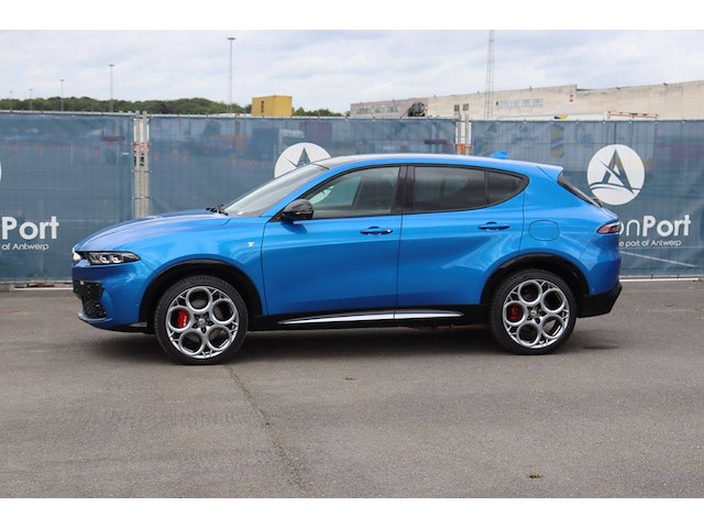Suv alfa romeo tonale benzine/elektrisch plug-in hybride 180pk 2023 - afbeelding 1 van  1