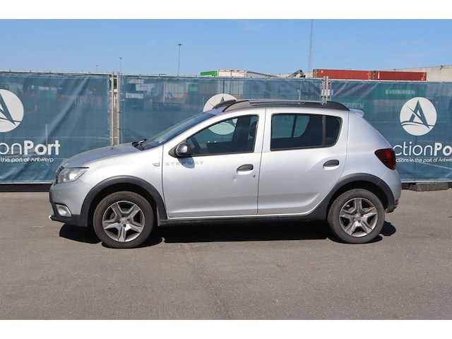 Suv dacia dacia sandero benzine 90pk 2017 (marge) - afbeelding 1 van  1