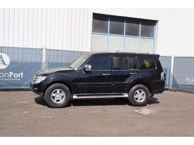 Suv mitsubishi pajero benzine 2007 - afbeelding 1 van  1