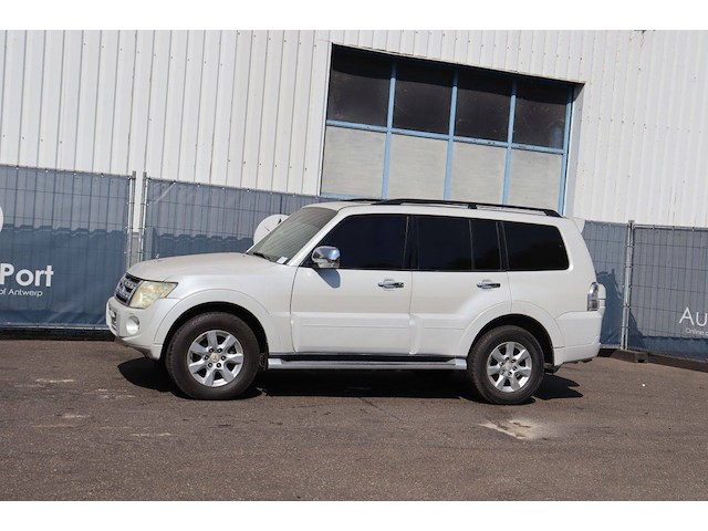 Suv mitsubishi pajero gls benzine 2013 - afbeelding 1 van  1