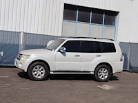 Suv mitsubishi pajero gls benzine 2013