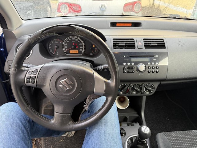 Suziki swift, 2006 - afbeelding 2 van  35