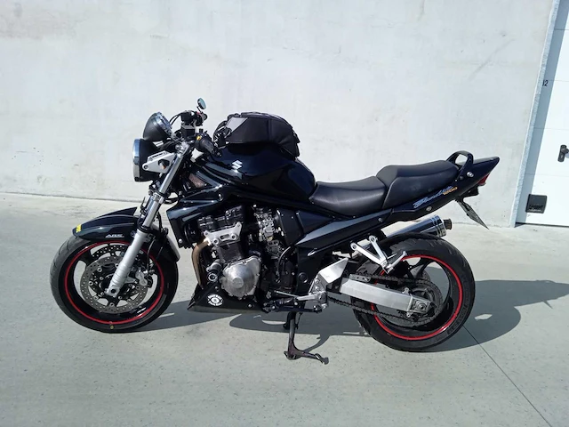 Suzuki - bandit 1200 - motorfiets - afbeelding 2 van  9