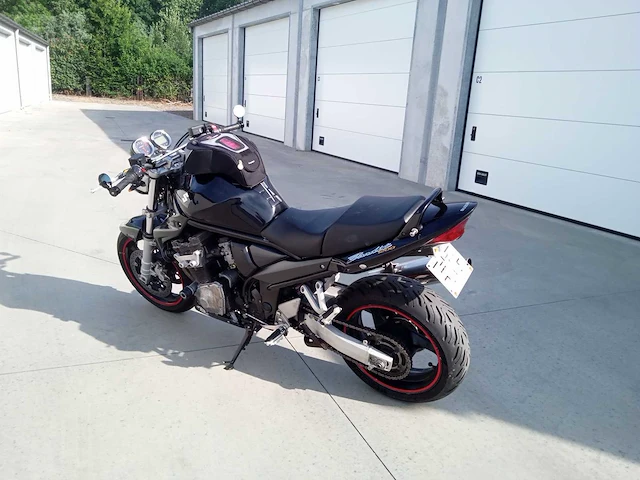 Suzuki - bandit 1200 - motorfiets - afbeelding 3 van  9