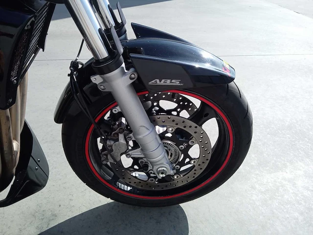 Suzuki - bandit 1200 - motorfiets - afbeelding 8 van  9