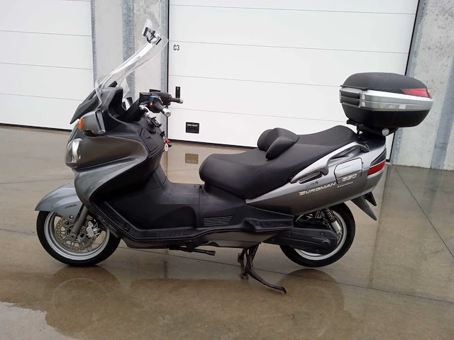 Suzuki - burgman 650 - motorfiets - afbeelding 1 van  10