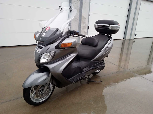 Suzuki - burgman 650 - motorfiets - afbeelding 3 van  10