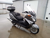 Suzuki - burgman 650 - motorfiets - afbeelding 7 van  10