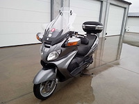 Suzuki - burgman 650 - motorfiets - afbeelding 10 van  10