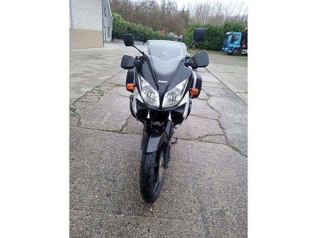 Suzuki - dl 1000 - motorfiets - afbeelding 6 van  7