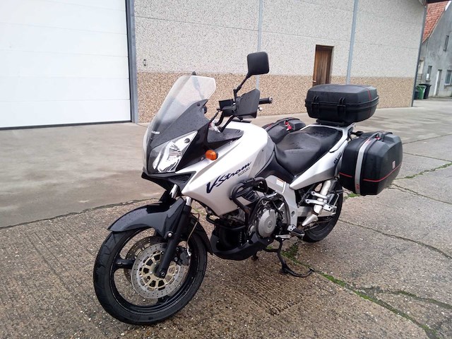Suzuki - dl 1000 - motorfiets - afbeelding 2 van  8