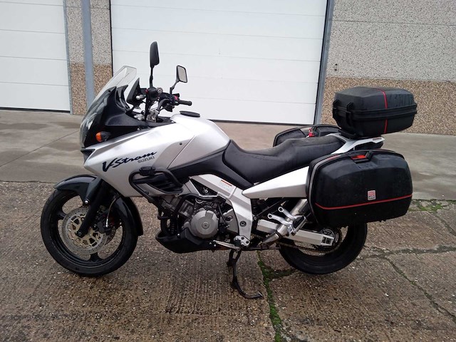 Suzuki - dl 1000 - motorfiets - afbeelding 1 van  8