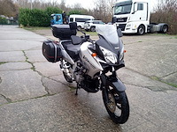 Suzuki - dl 1000 - motorfiets - afbeelding 4 van  8