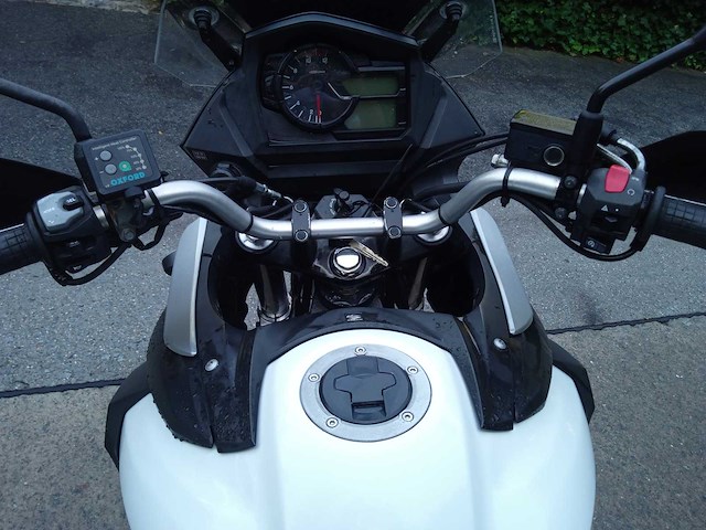 Suzuki - dl 650 v storm - motorfiets - afbeelding 2 van  11