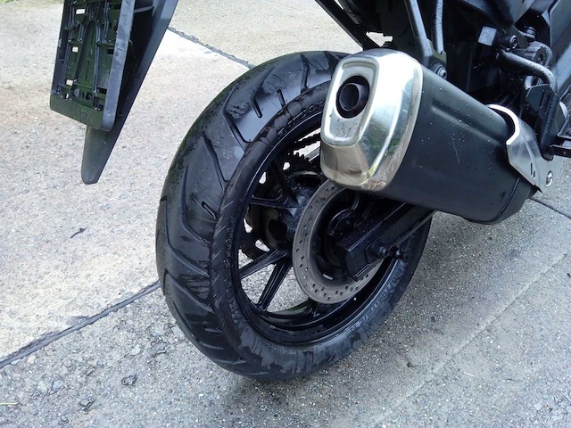 Suzuki - dl 650 v storm - motorfiets - afbeelding 8 van  11
