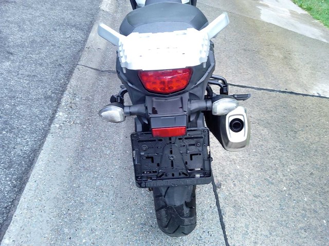 Suzuki - dl 650 v storm - motorfiets - afbeelding 11 van  11