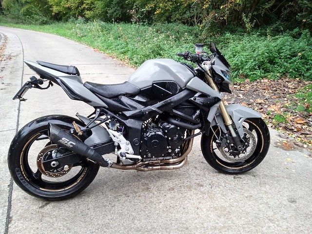 Suzuki - gsr750 - motorfiets - afbeelding 9 van  10