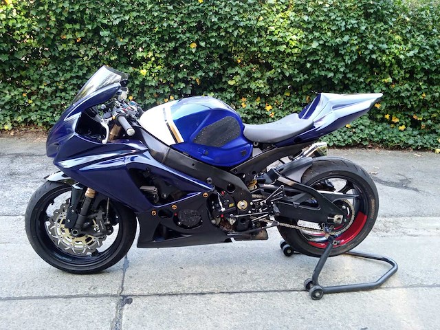 Suzuki - gsx r 1000 - motorfiets - afbeelding 1 van  10
