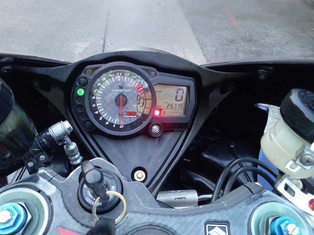 Suzuki - gsx r 1000 - motorfiets - afbeelding 10 van  10