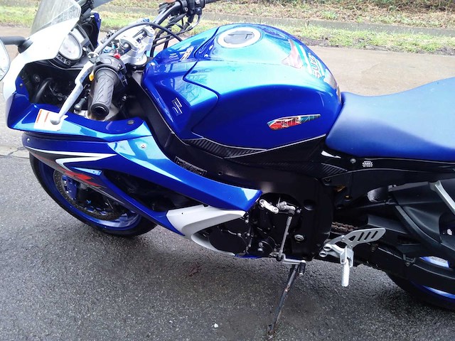 Suzuki - gsx r 600 - motorfiets - afbeelding 2 van  11