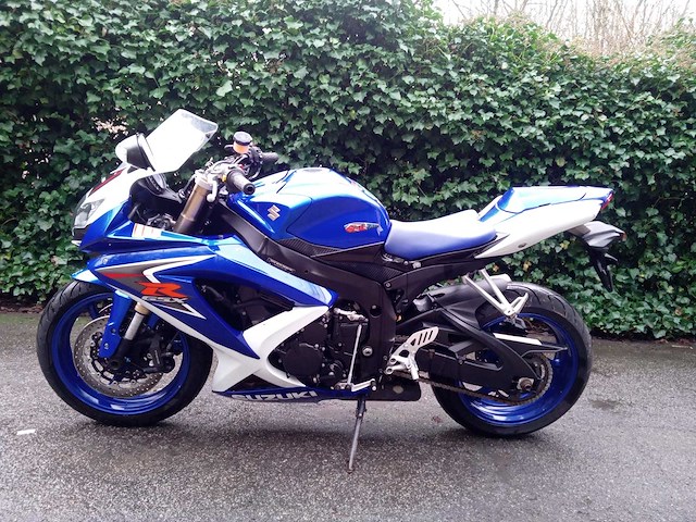 Suzuki - gsx r 600 - motorfiets - afbeelding 1 van  11