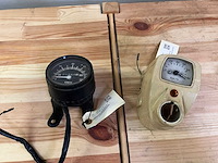 Suzuki - kilometerteller / snelheidsmeter (2x) - afbeelding 2 van  6