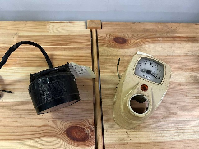 Suzuki - kilometerteller / snelheidsmeter (2x) - afbeelding 3 van  6