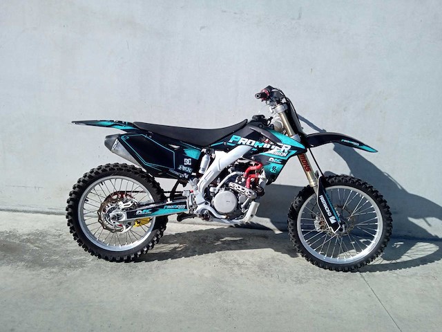 Suzuki - rmz 250 full cross - motorfiets - afbeelding 1 van  5