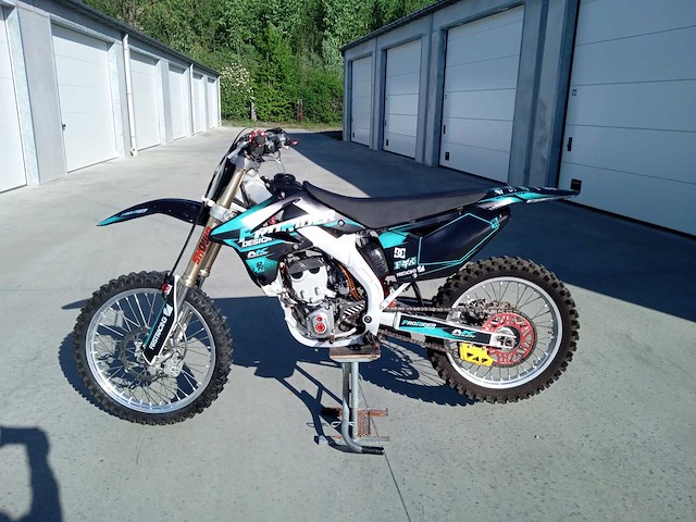 Suzuki - rmz 250 full cross - motorfiets - afbeelding 3 van  5