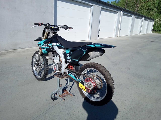 Suzuki - rmz 250 full cross - motorfiets - afbeelding 4 van  5