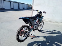 Suzuki - rmz 250 full cross - motorfiets - afbeelding 5 van  5