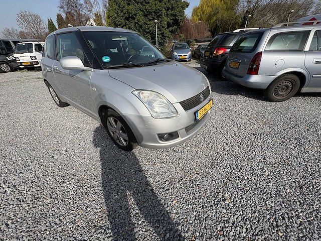 Suzuki - swift - 1.3 exclusive - car - 2009 - afbeelding 13 van  17
