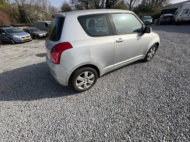 Suzuki - swift - 1.3 exclusive - car - 2009 - afbeelding 16 van  17