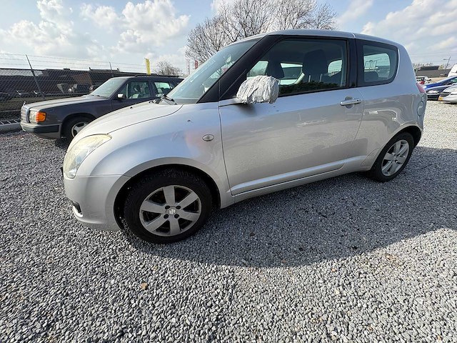 Suzuki - swift - 1.3 exclusive - car - 2009 - afbeelding 11 van  16