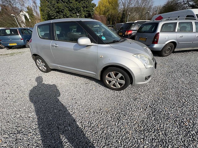 Suzuki - swift - 1.3 exclusive - car - 2009 - afbeelding 13 van  16