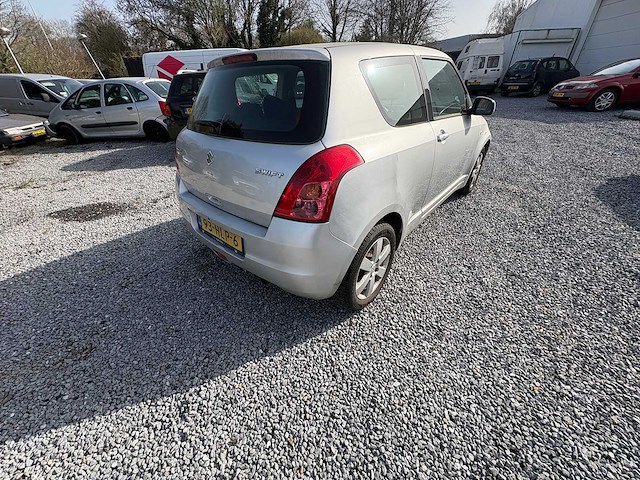 Suzuki - swift - 1.3 exclusive - car - 2009 - afbeelding 16 van  16