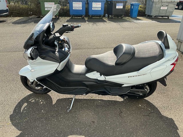 Suzuki burgman 650 motorfiets - afbeelding 8 van  17