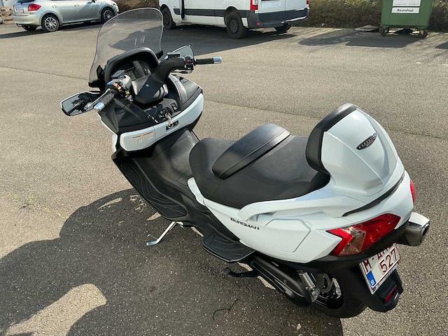 Suzuki burgman 650 motorfiets - afbeelding 12 van  17