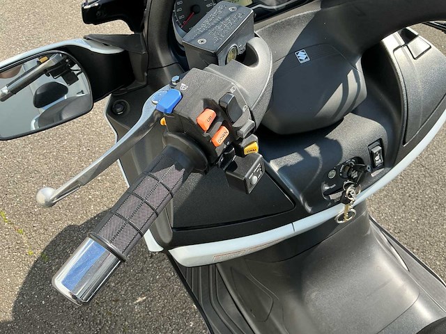 Suzuki burgman 650 motorfiets - afbeelding 4 van  24