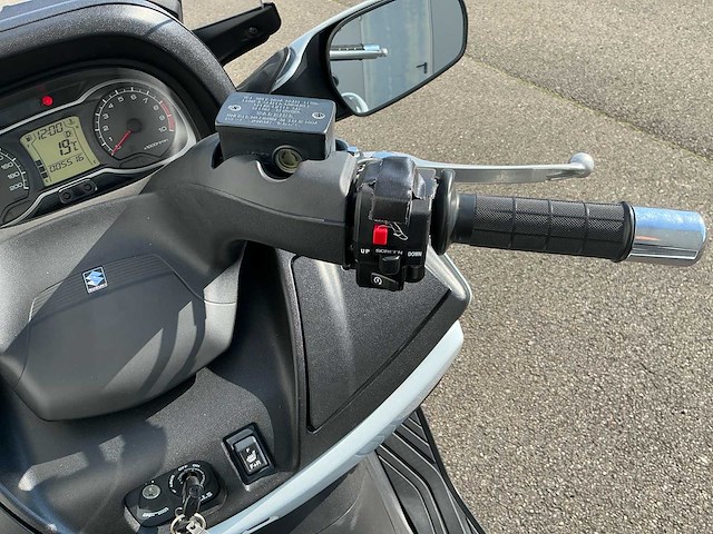 Suzuki burgman 650 motorfiets - afbeelding 5 van  24