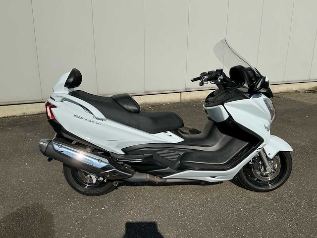 Suzuki burgman 650 motorfiets - afbeelding 21 van  24