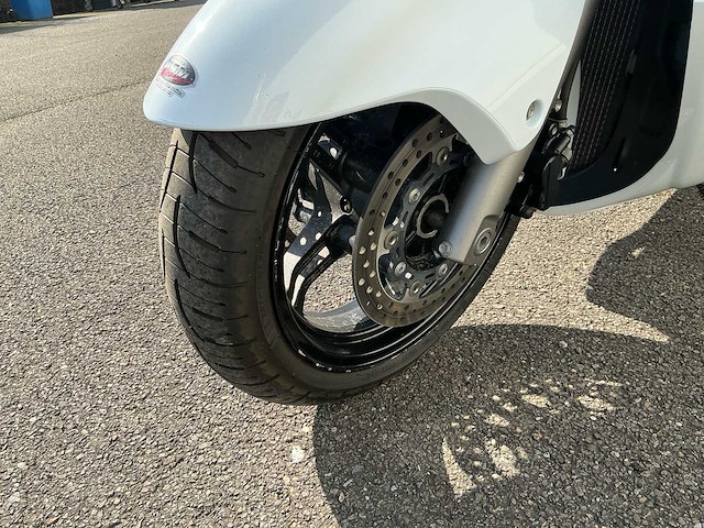 Suzuki burgman 650 motorfiets - afbeelding 24 van  24