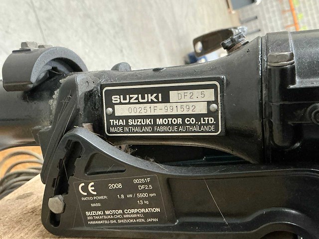 Suzuki df2.5 buitenboordmotor - afbeelding 7 van  8