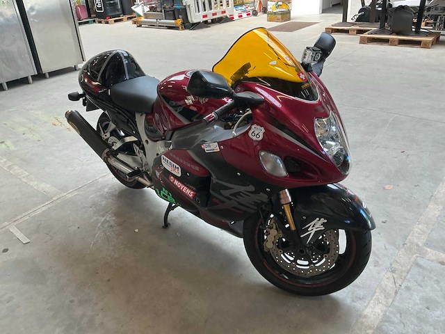 Suzuki gsx2300r motorfiets - afbeelding 8 van  12